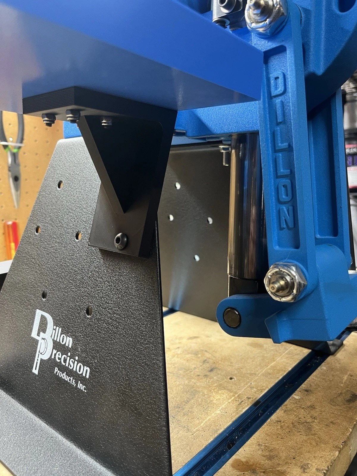 Dillon XL750/650 Bullet Tray & Bracket mounting bracket detail