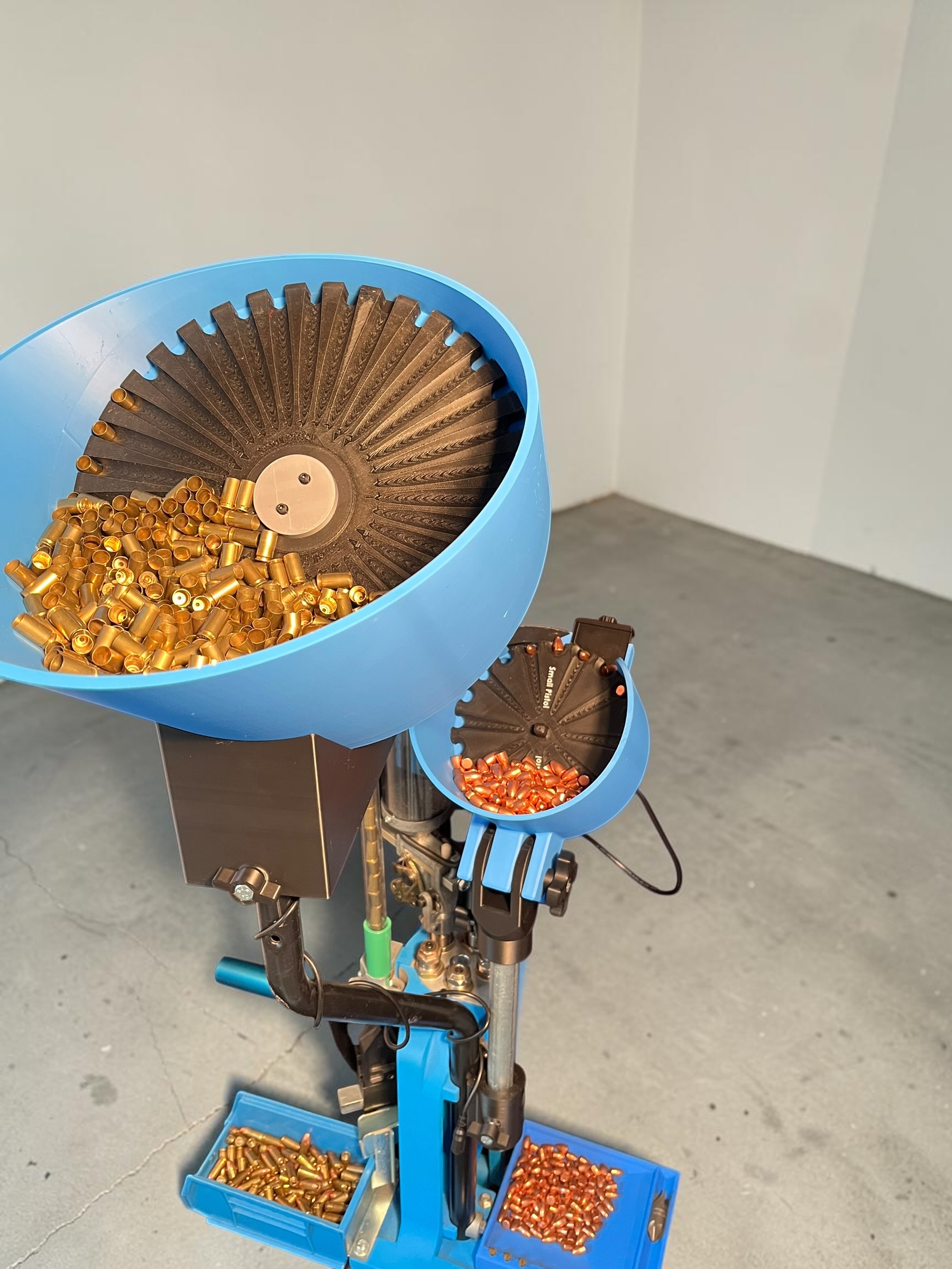 Case Feeder — gallery photo 2